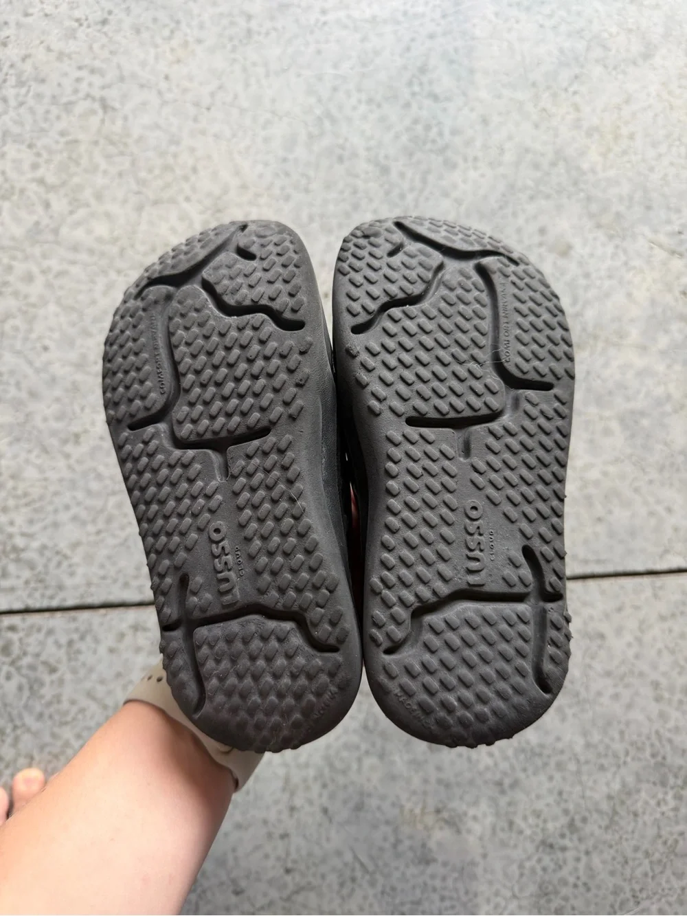 Kids Water Slip-On Clogs in Black